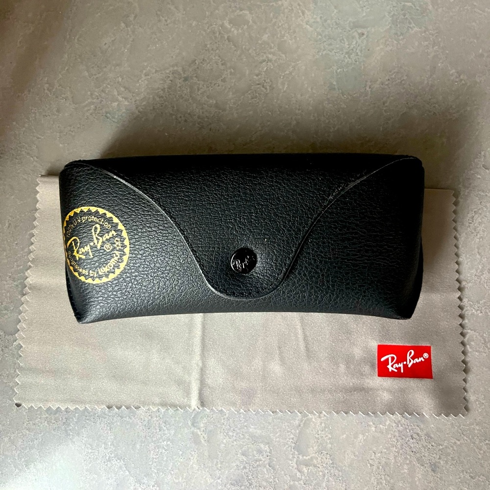 Ray Ban 100% Authentic Black Leather  Medium Case, Booklet, Microfiber Cloth